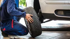 È possibile montare su un'auto pneumatici di due marche diverse? La risposta degli esperti