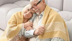 Gli anziani sfidano l’età: le abitudini che mantengono la mente lucida e il corpo forte