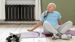 Dopo i 60 anni il corpo può diventare più forte: solo 3 esercizi che cambiano l'equilibrio